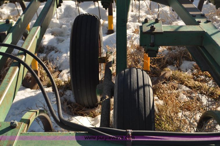 image for item G6198 John Deere 1610 chisel