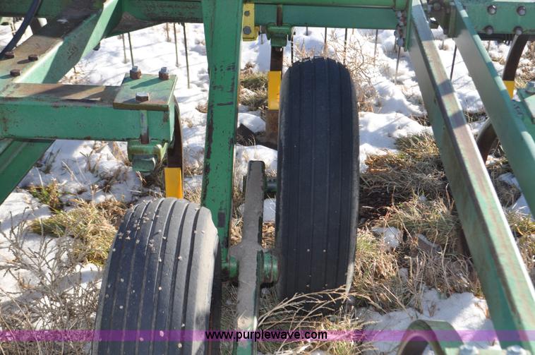 image for item G6198 John Deere 1610 chisel