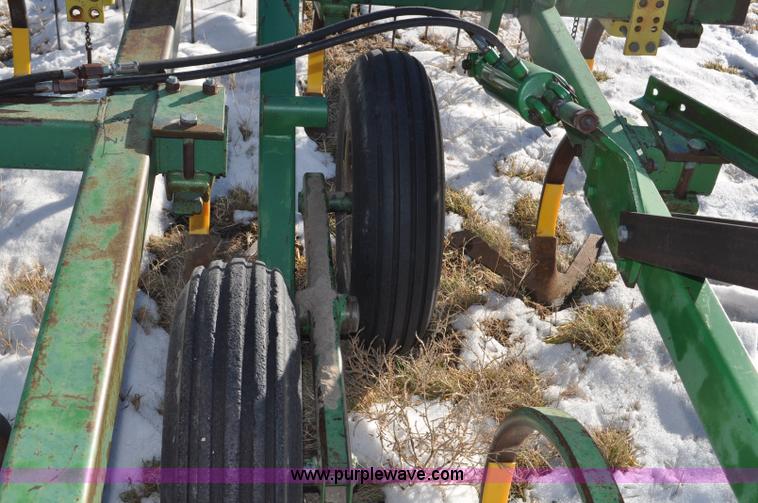 image for item G6198 John Deere 1610 chisel