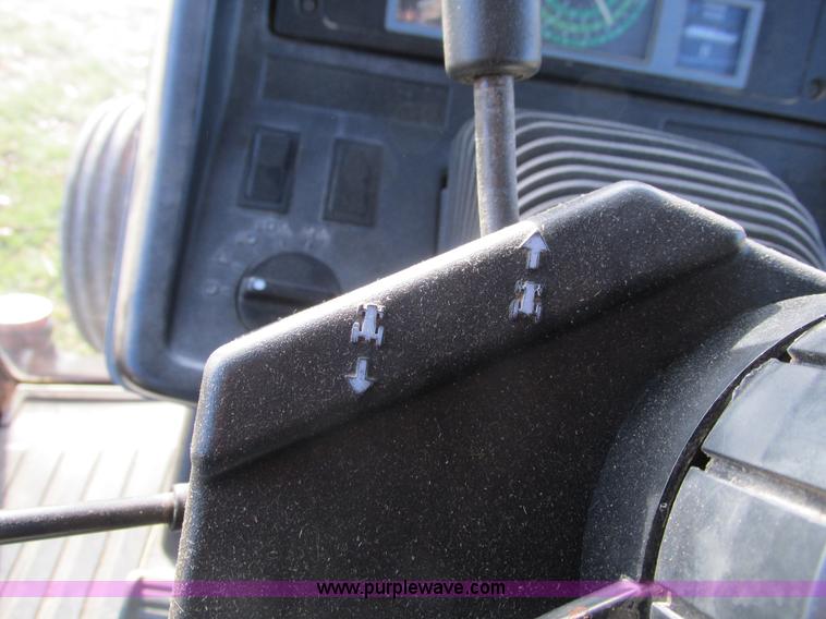 image for item G9384 1990 Case IH 5140 tractor