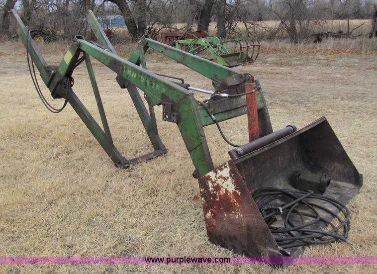 image for item G9701 John Deere 46 loader