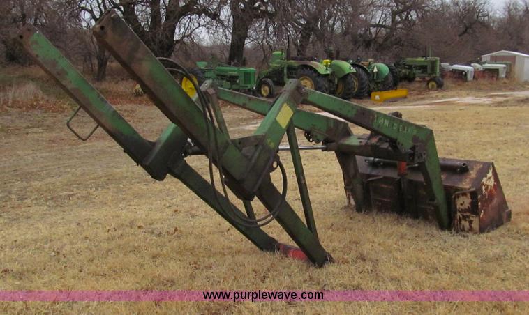 image for item G9701 John Deere 46 loader