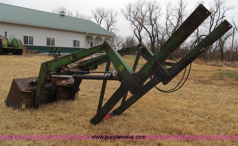 image for item G9701 John Deere 46 loader