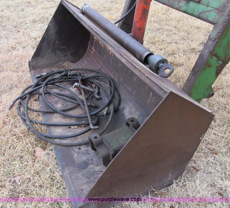 image for item G9701 John Deere 46 loader