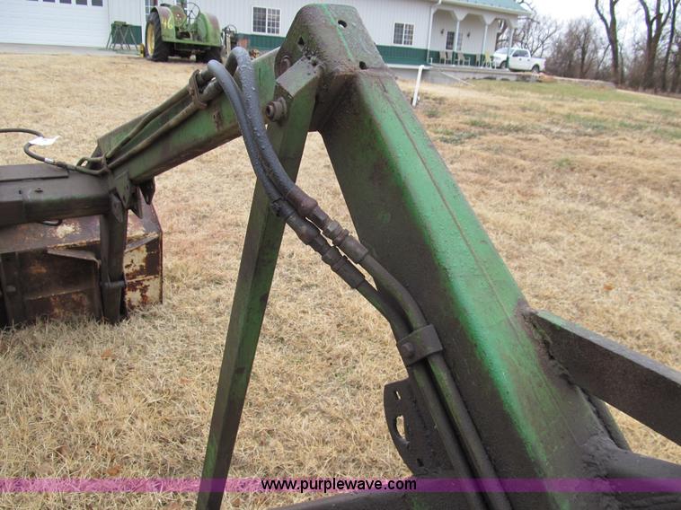 image for item G9701 John Deere 46 loader