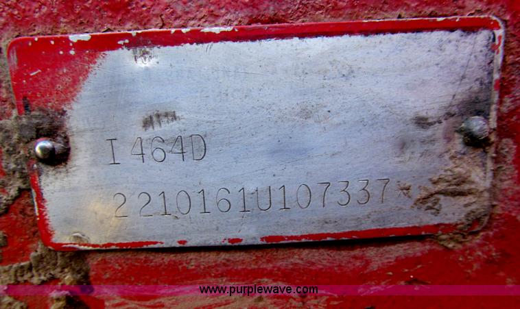image for item G9717 1976 International Harvester 464 tractor