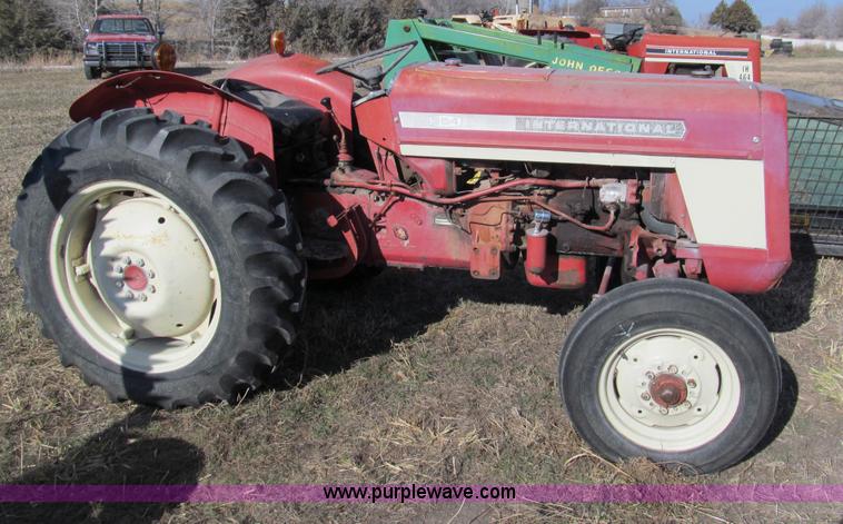 image for item G9719 International 354 tractor