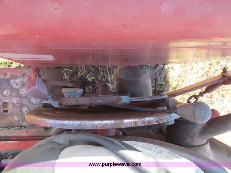 image for item G9719 International 354 tractor