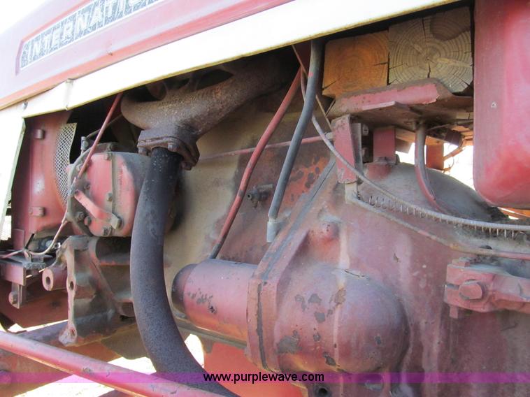 image for item G9719 International 354 tractor