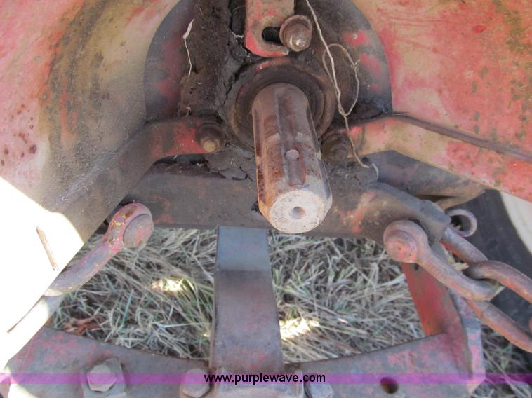 image for item G9719 International 354 tractor