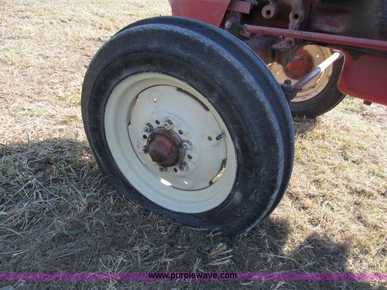 image for item G9719 International 354 tractor