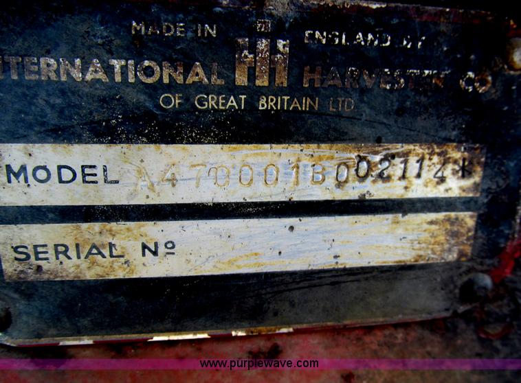 image for item G9719 International 354 tractor