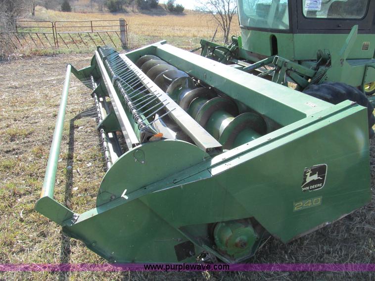 image for item G9722 1982 John Deere 2420 self-propelled swather