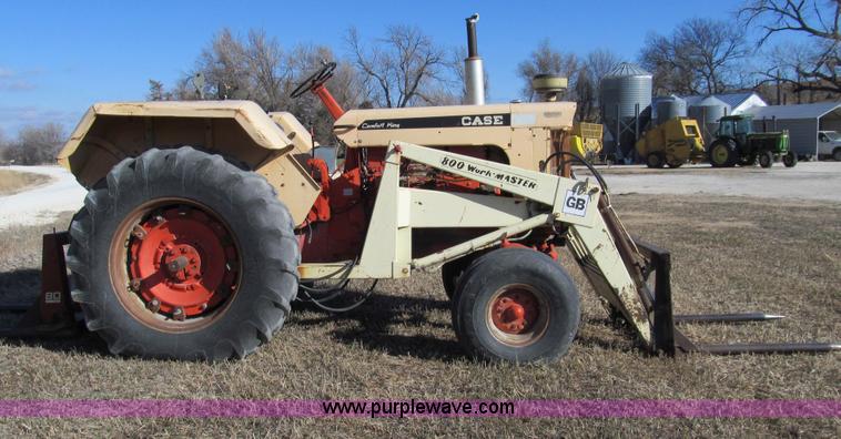 image for item G9724 1969 Case 930 Comfort King tractor