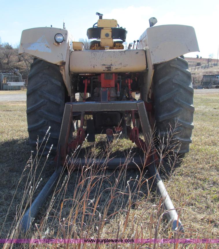 image for item G9724 1969 Case 930 Comfort King tractor