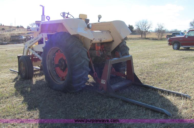 image for item G9724 1969 Case 930 Comfort King tractor