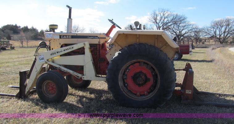 image for item G9724 1969 Case 930 Comfort King tractor