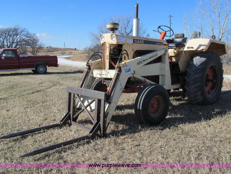 image for item G9724 1969 Case 930 Comfort King tractor