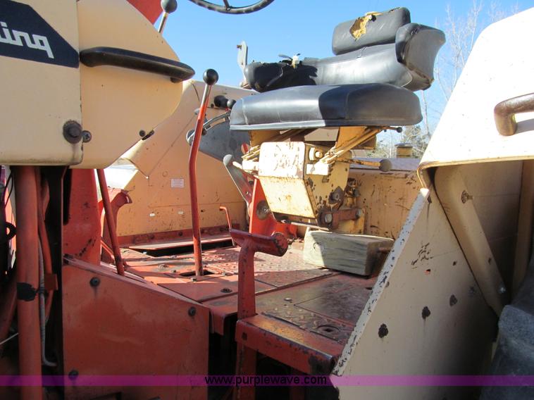 image for item G9724 1969 Case 930 Comfort King tractor