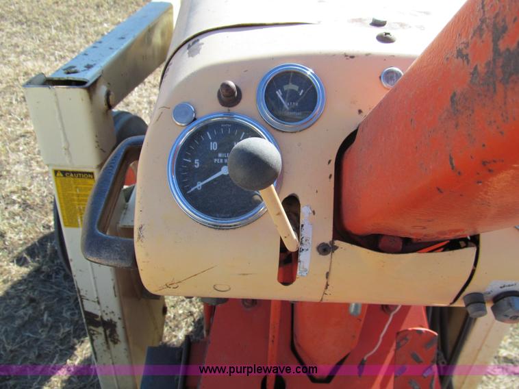 image for item G9724 1969 Case 930 Comfort King tractor