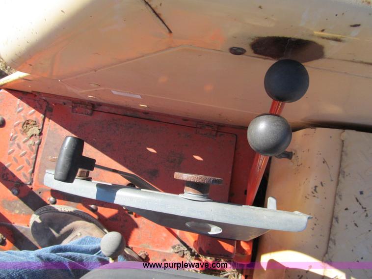 image for item G9724 1969 Case 930 Comfort King tractor