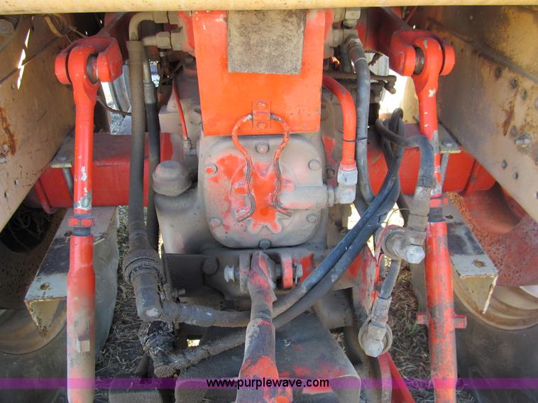 image for item G9724 1969 Case 930 Comfort King tractor