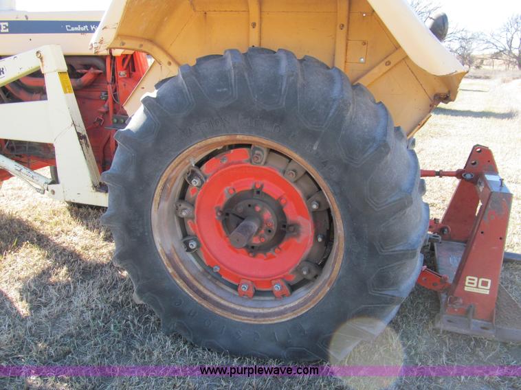 image for item G9724 1969 Case 930 Comfort King tractor