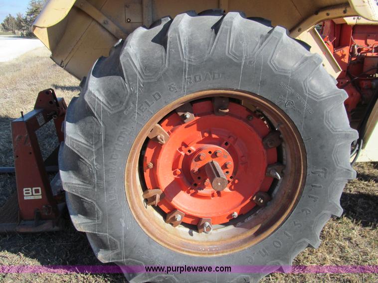 image for item G9724 1969 Case 930 Comfort King tractor