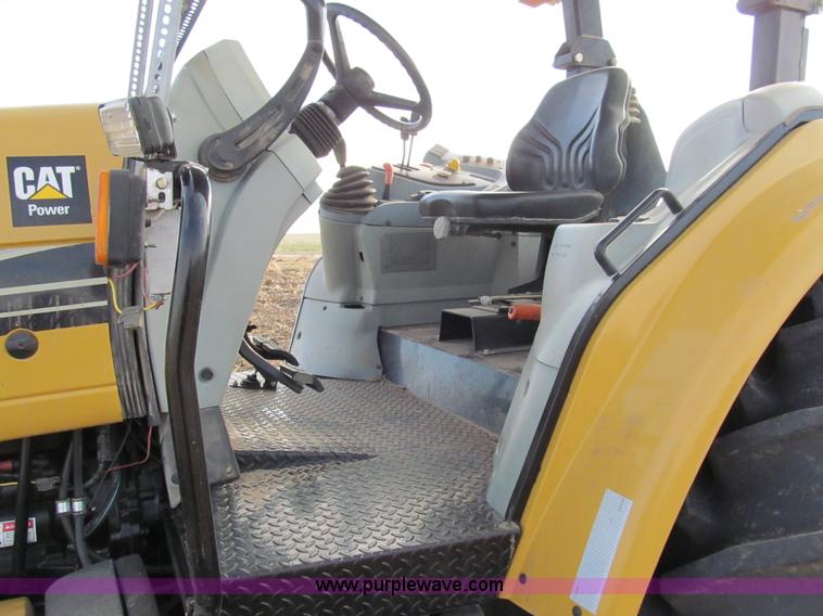 image for item G9727 2004 Caterpillar Challenger MT455B tractor