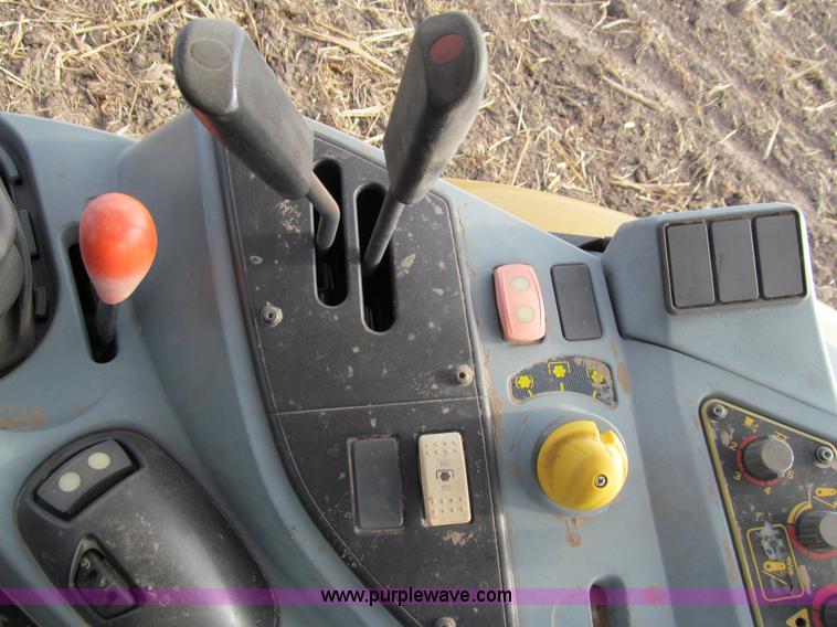 image for item G9727 2004 Caterpillar Challenger MT455B tractor