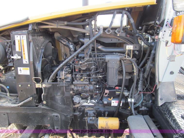 image for item G9727 2004 Caterpillar Challenger MT455B tractor