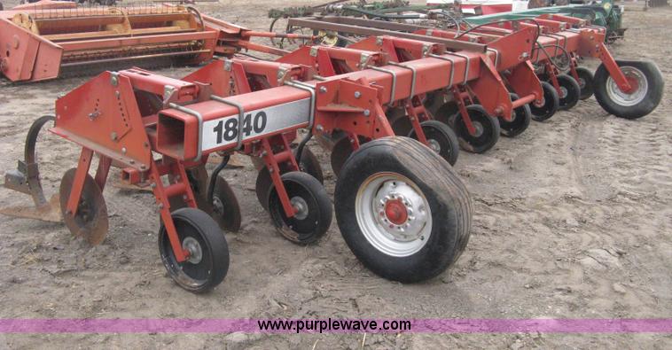 image for item H4293 Case 1840 cultivator
