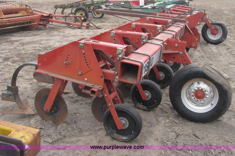 image for item H4293 Case 1840 cultivator