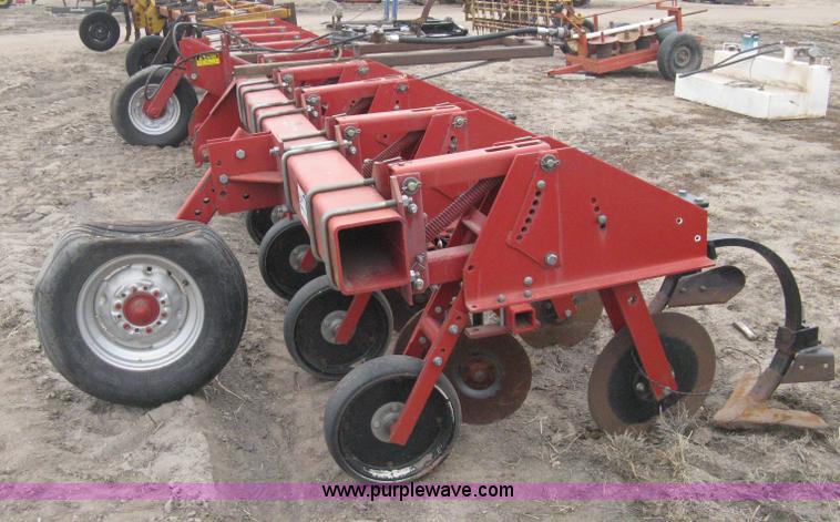 image for item H4293 Case 1840 cultivator