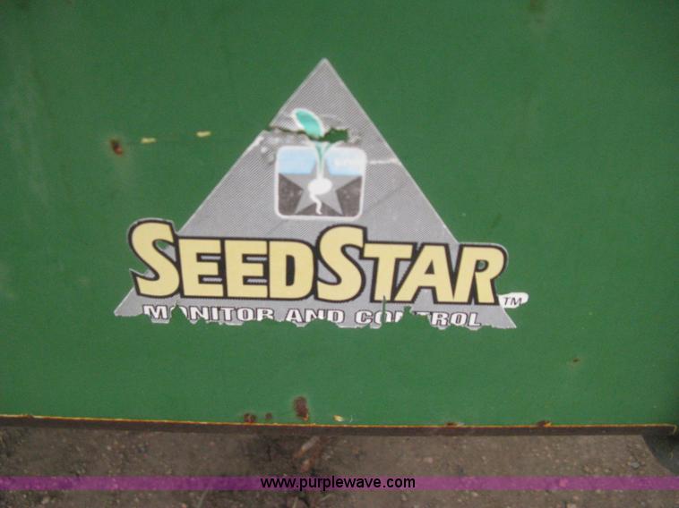 image for item H4296 2001 John Deere 1720 Integral Stack-Fold planter