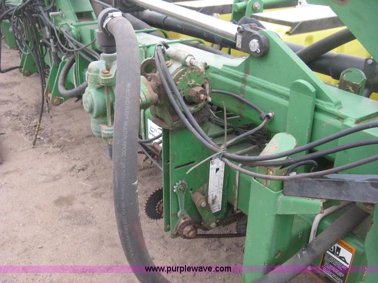 image for item H4296 2001 John Deere 1720 Integral Stack-Fold planter