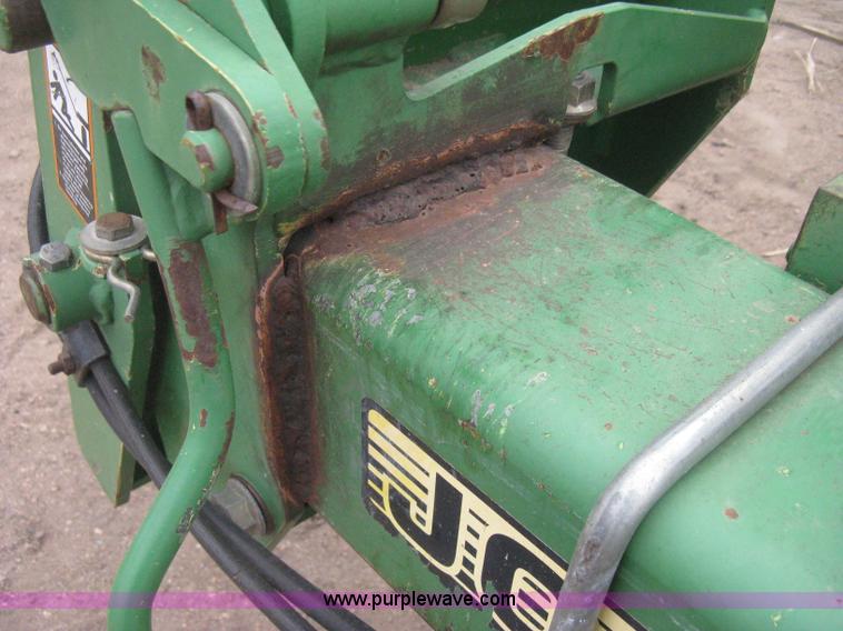 image for item H4296 2001 John Deere 1720 Integral Stack-Fold planter