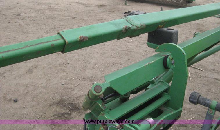 image for item H4296 2001 John Deere 1720 Integral Stack-Fold planter