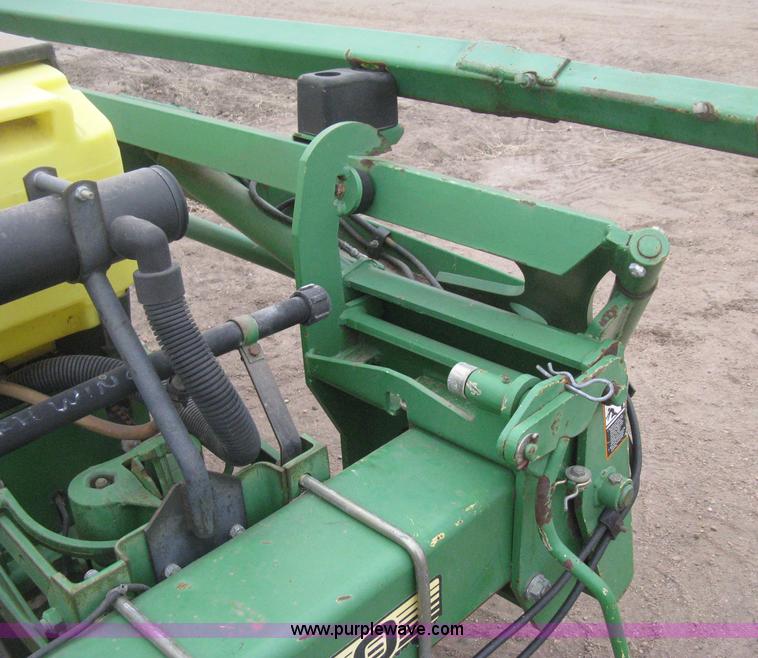 image for item H4296 2001 John Deere 1720 Integral Stack-Fold planter