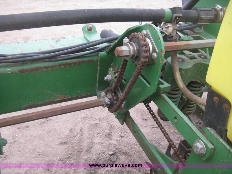 image for item H4296 2001 John Deere 1720 Integral Stack-Fold planter