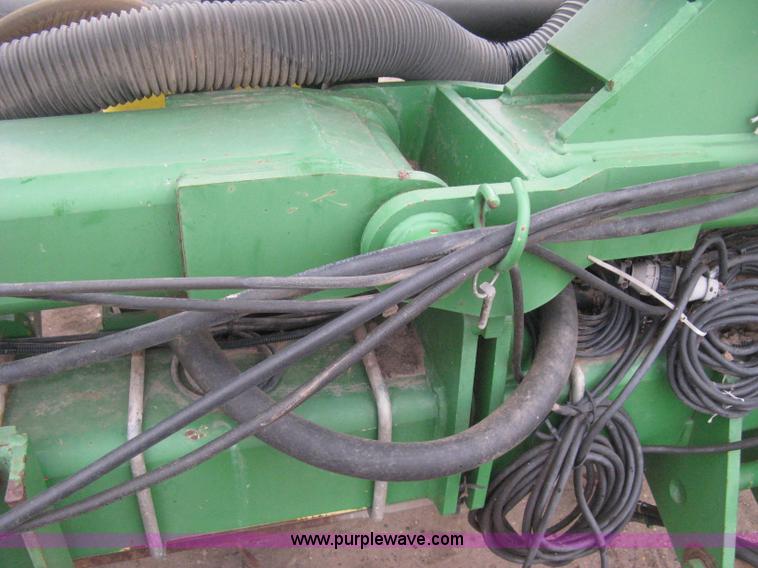 image for item H4296 2001 John Deere 1720 Integral Stack-Fold planter