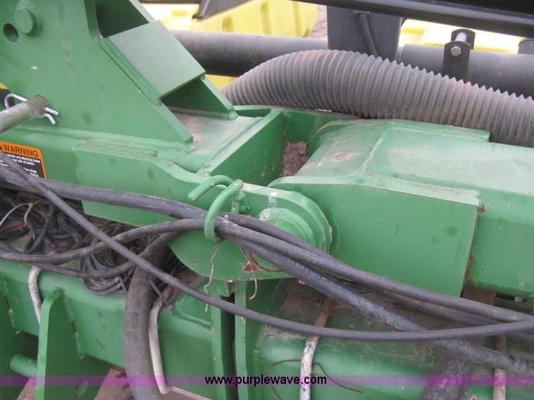 image for item H4296 2001 John Deere 1720 Integral Stack-Fold planter
