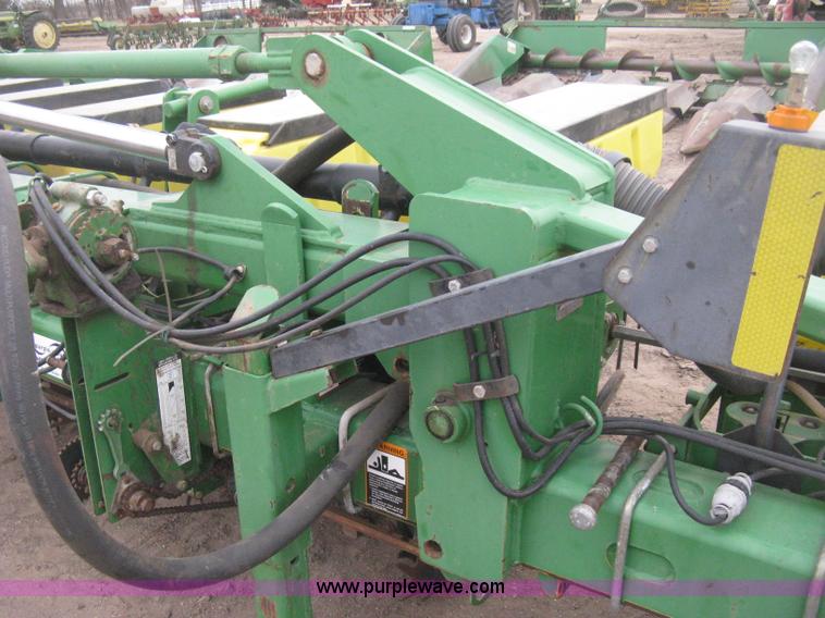 image for item H4296 2001 John Deere 1720 Integral Stack-Fold planter