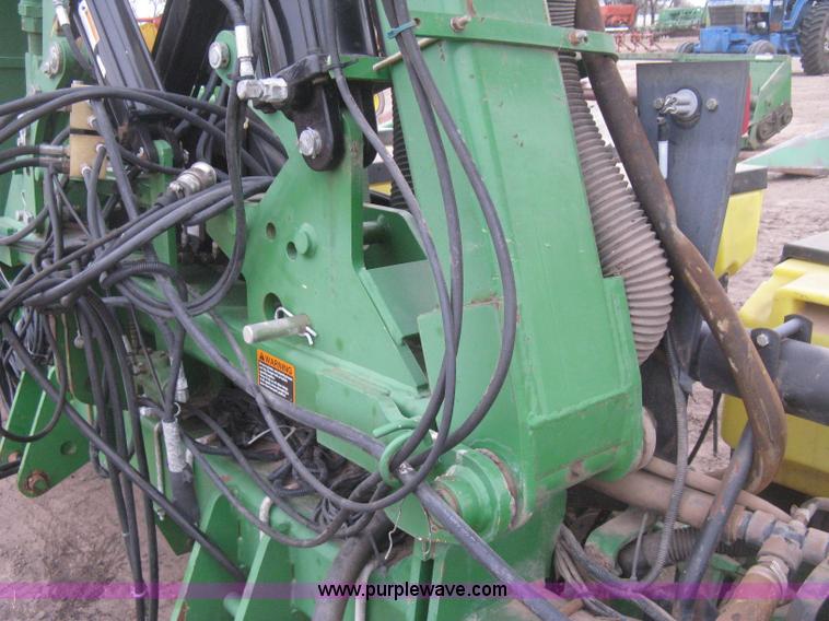 image for item H4296 2001 John Deere 1720 Integral Stack-Fold planter