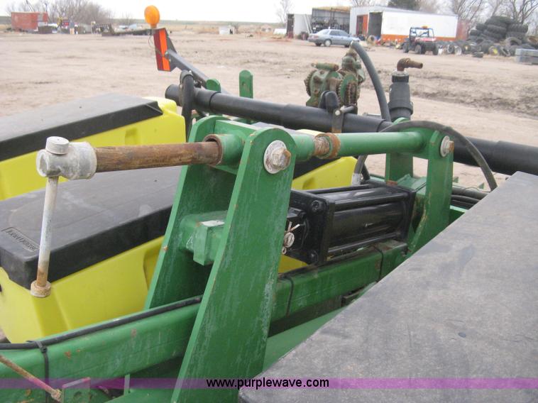 image for item H4297 2003 John Deere 1720 Integral Stack-Fold planter