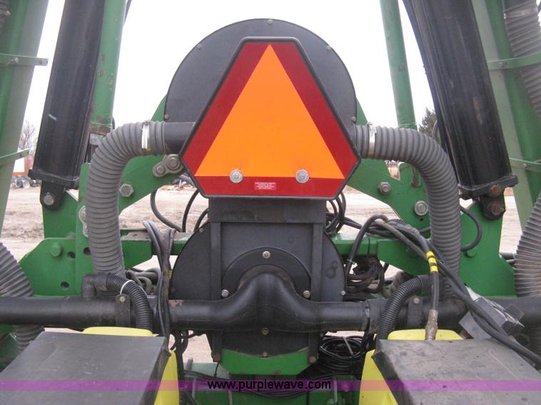 image for item H4297 2003 John Deere 1720 Integral Stack-Fold planter