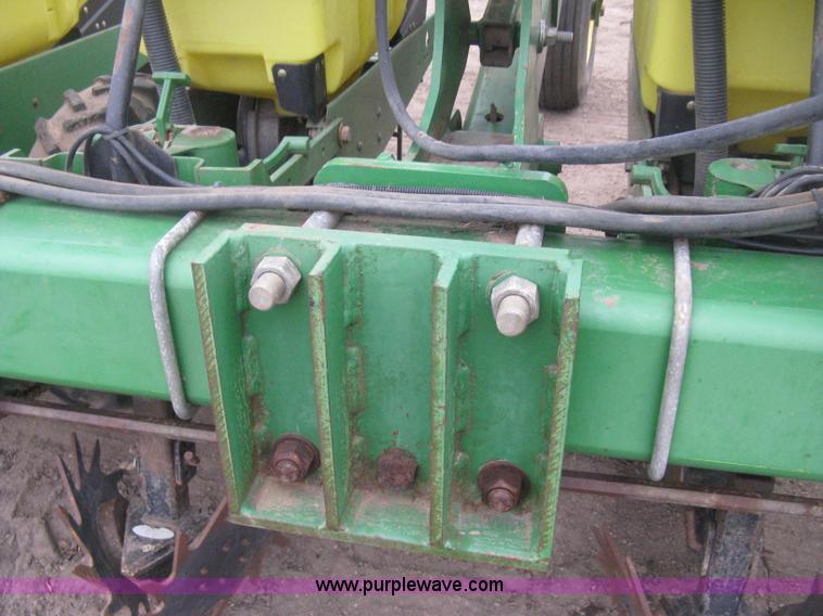 image for item H4297 2003 John Deere 1720 Integral Stack-Fold planter