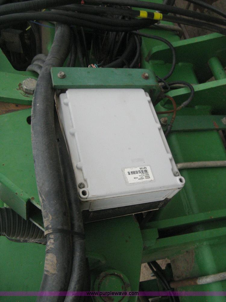 image for item H4297 2003 John Deere 1720 Integral Stack-Fold planter