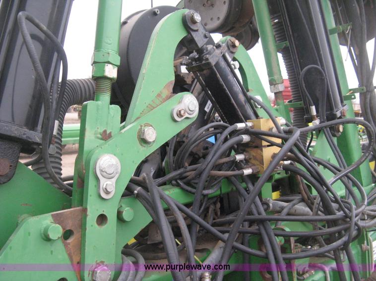 image for item H4297 2003 John Deere 1720 Integral Stack-Fold planter