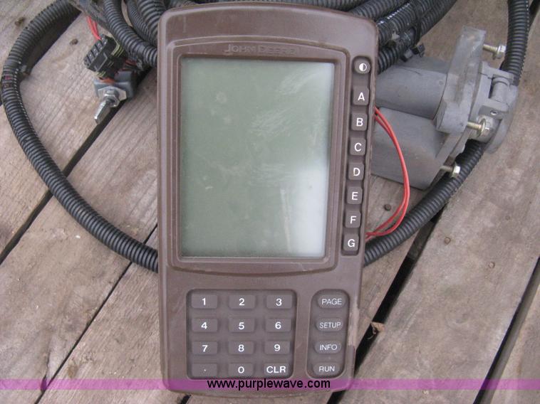 image for item H4297 2003 John Deere 1720 Integral Stack-Fold planter